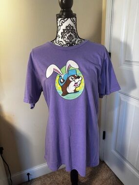 Buc-ee’s 2025 Collectible Purple Graphic Tee NWT